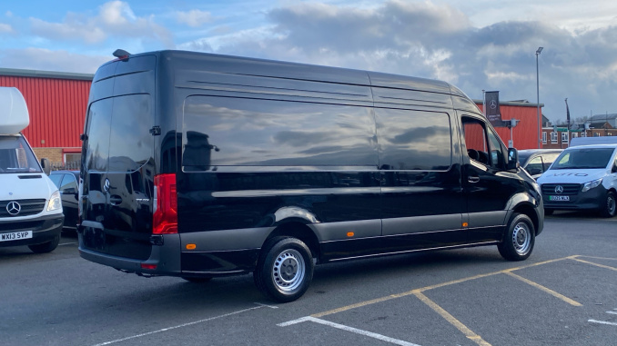 Mercedes-Benz Sprinter 315Cdi L3 Diesel Rwd 3.5t H2 Pro Van 9G-Tronic - Image 9